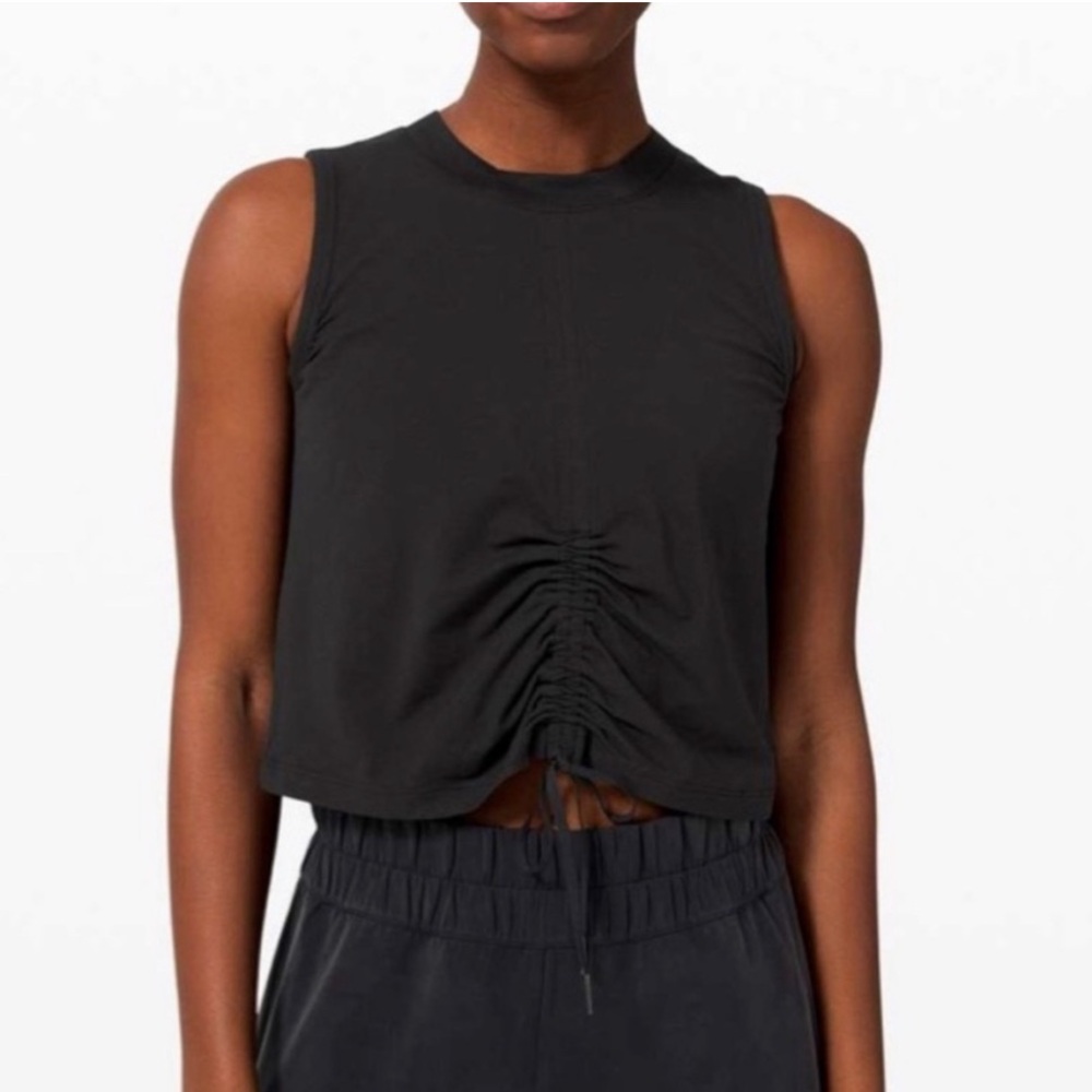 Lululemon black cinched front cropped tank